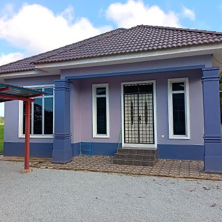 Ummi's Homestay Kuala Besut Kampong Baru Luaran gambar