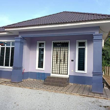 Ummi's Homestay Kuala Besut Kampong Baru Luaran gambar