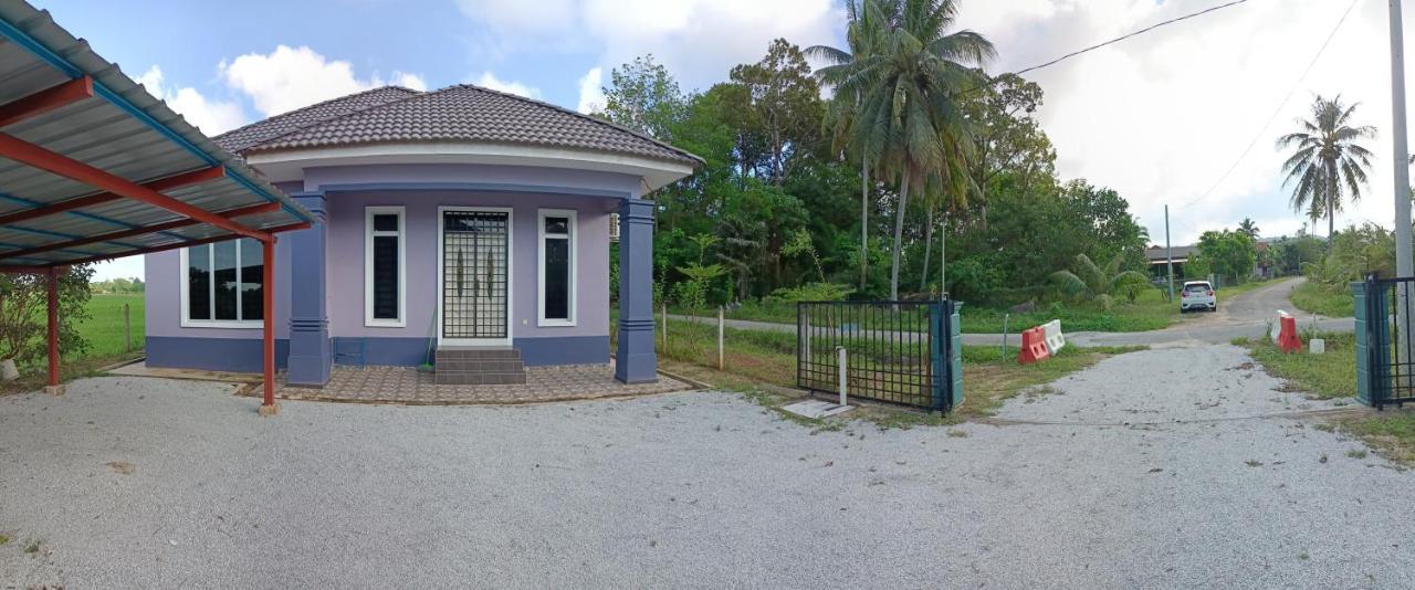 Ummi's Homestay Kuala Besut Kampong Baru Luaran gambar