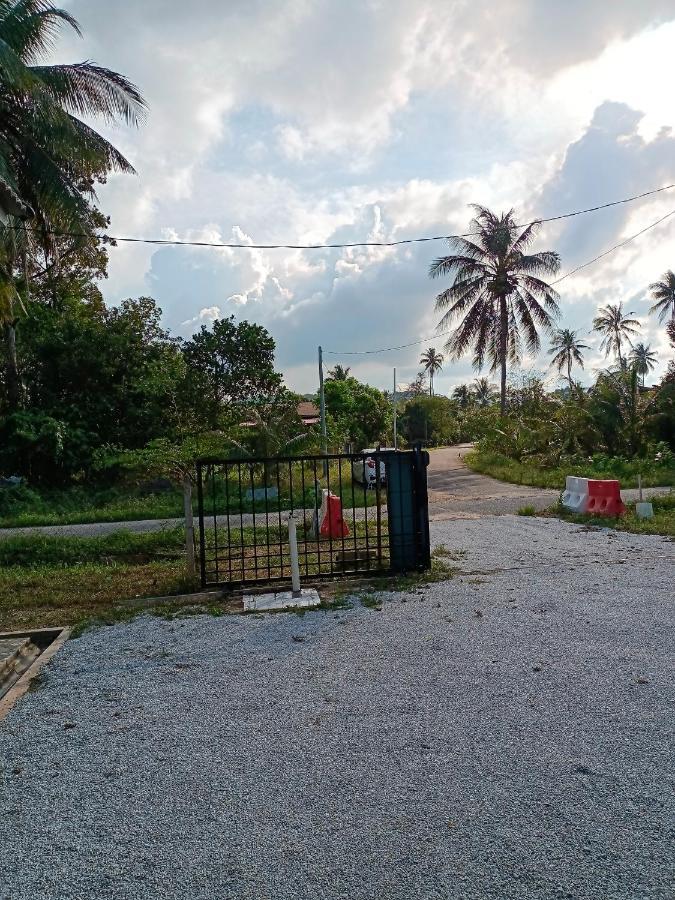 Ummi's Homestay Kuala Besut Kampong Baru Luaran gambar