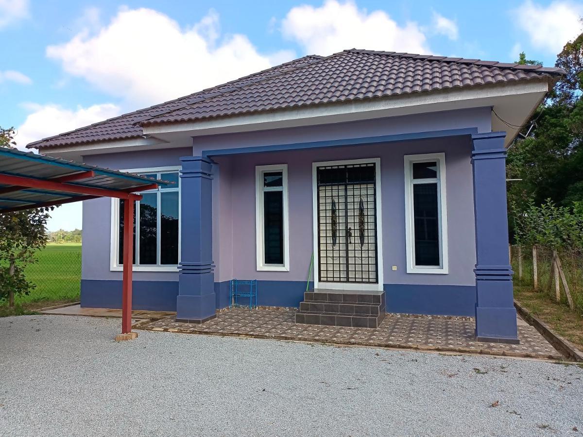 Ummi's Homestay Kuala Besut Kampong Baru Luaran gambar