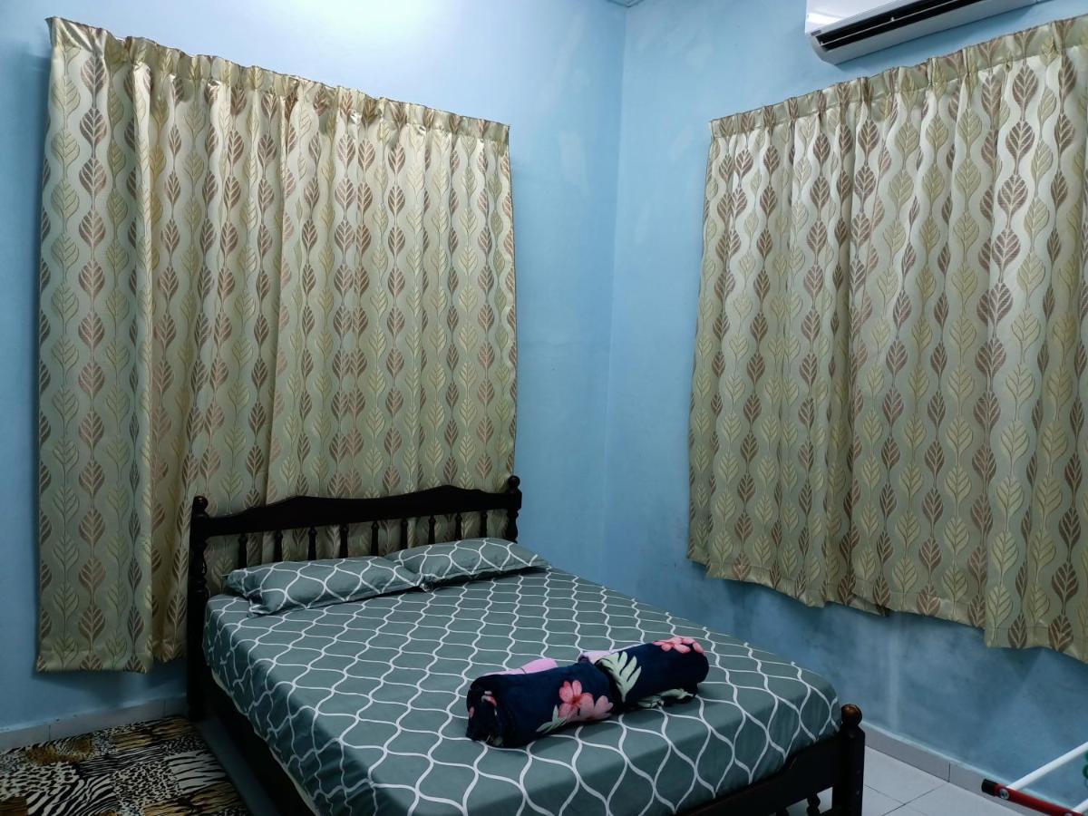 Ummi's Homestay Kuala Besut Kampong Baru Luaran gambar