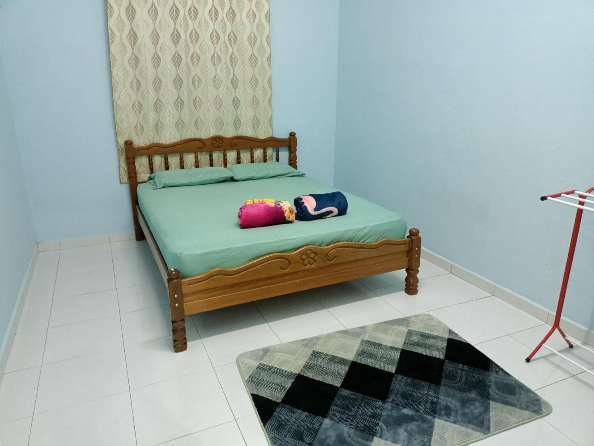 Ummi's Homestay Kuala Besut Kampong Baru Luaran gambar