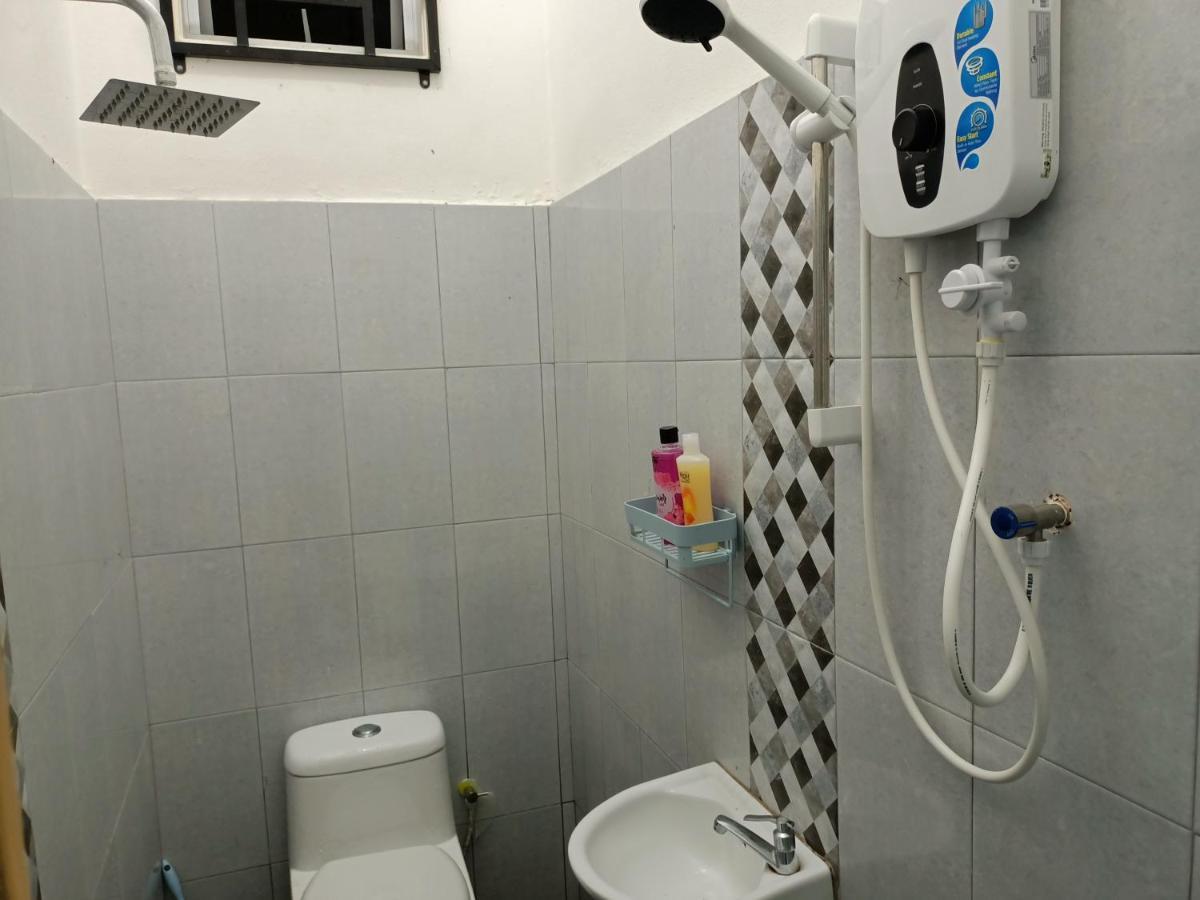 Ummi's Homestay Kuala Besut Kampong Baru Luaran gambar