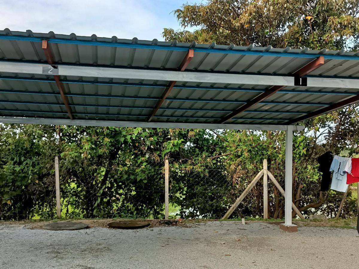 Ummi's Homestay Kuala Besut Kampong Baru Luaran gambar
